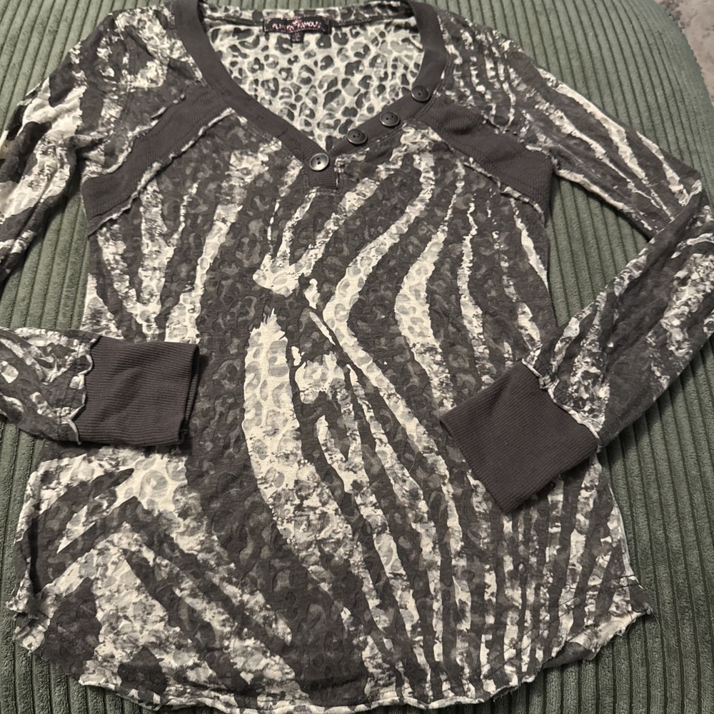 Almost Famous Womens Animal Print Swirl Sheer Henley Mob Fairy Y2K Shirt Sz M